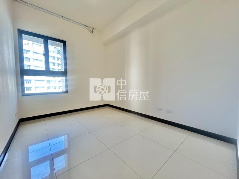 中國醫旁輕屋齡三房平車房屋室內格局與周邊環境