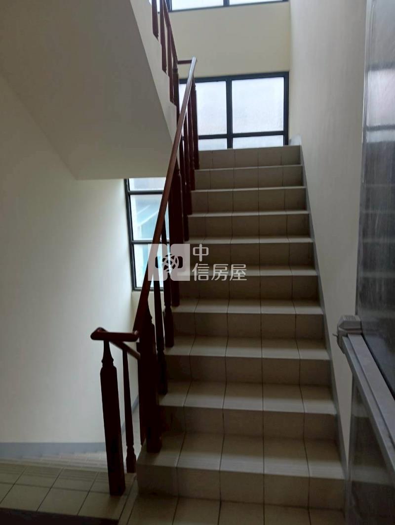 觀音工業區地總價電梯美三房房屋室內格局與周邊環境