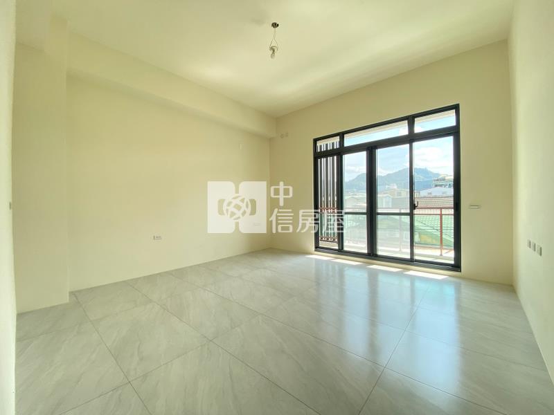 修平科大大地坪雙車電梯別墅房屋室內格局與周邊環境