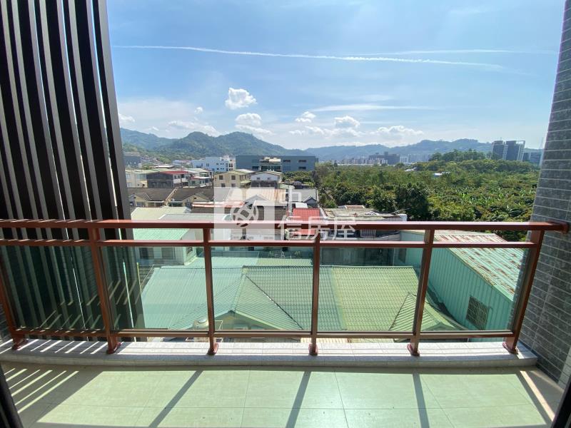 修平科大大地坪雙車電梯別墅房屋室內格局與周邊環境