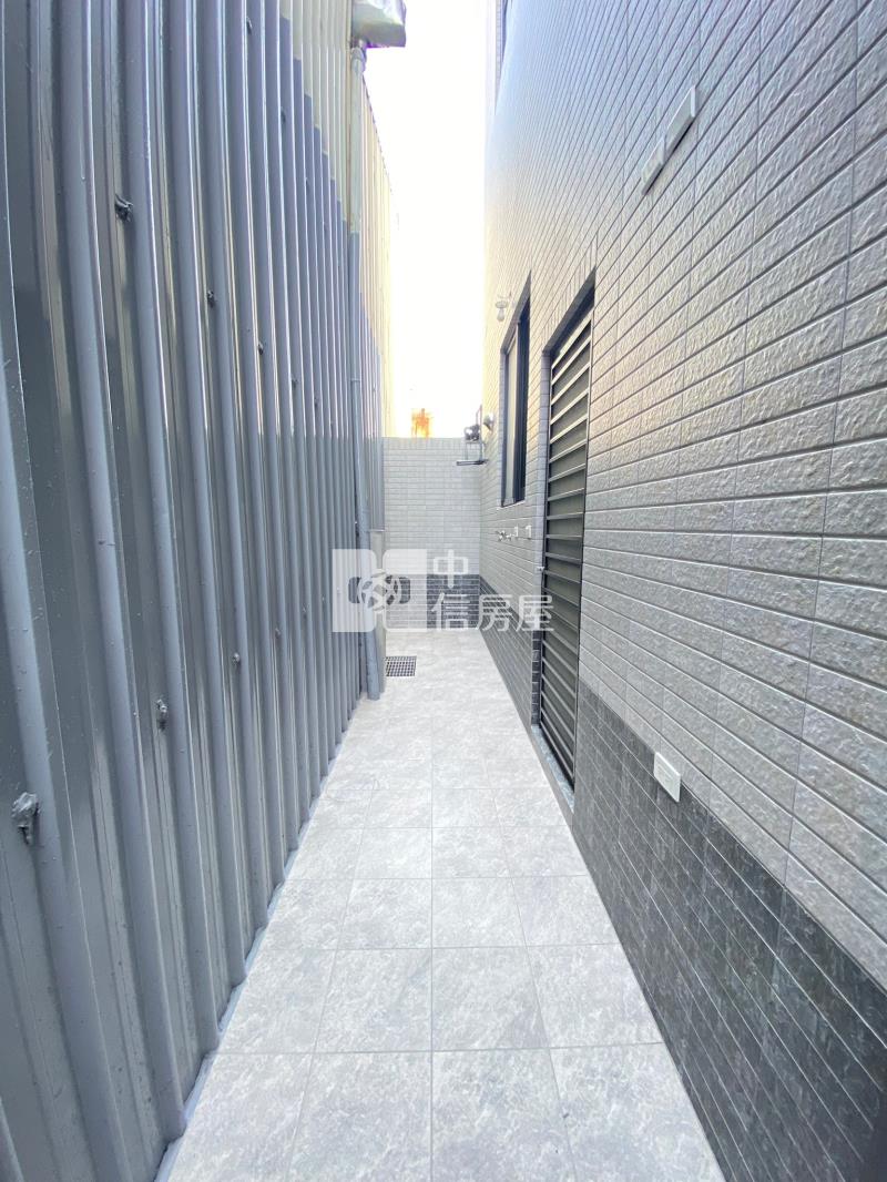 修平科大大地坪雙車電梯別墅房屋室內格局與周邊環境