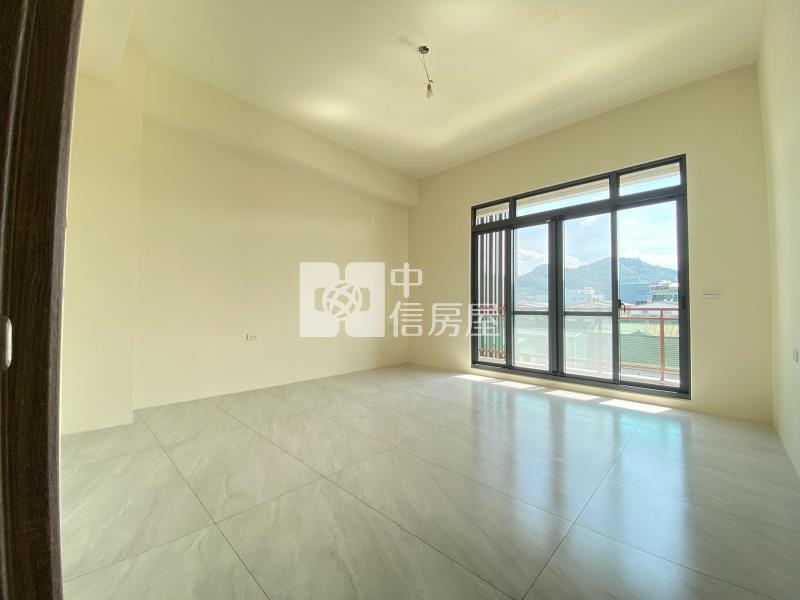 修平科大大地坪雙車電梯別墅房屋室內格局與周邊環境