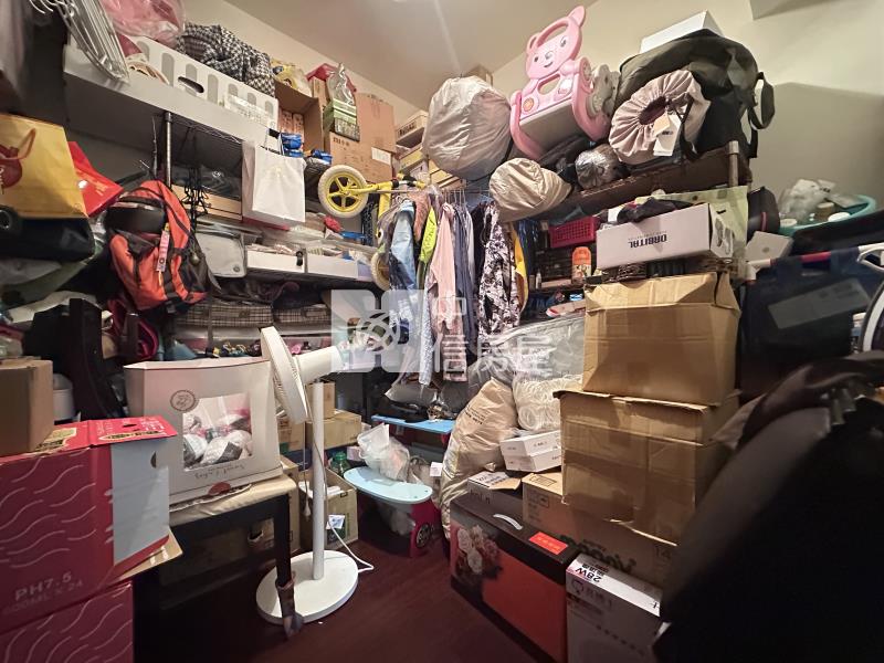 傳世國寶雙拼四房另車房屋室內格局與周邊環境