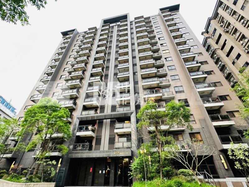 傳世國寶雙拼四房另車房屋室內格局與周邊環境