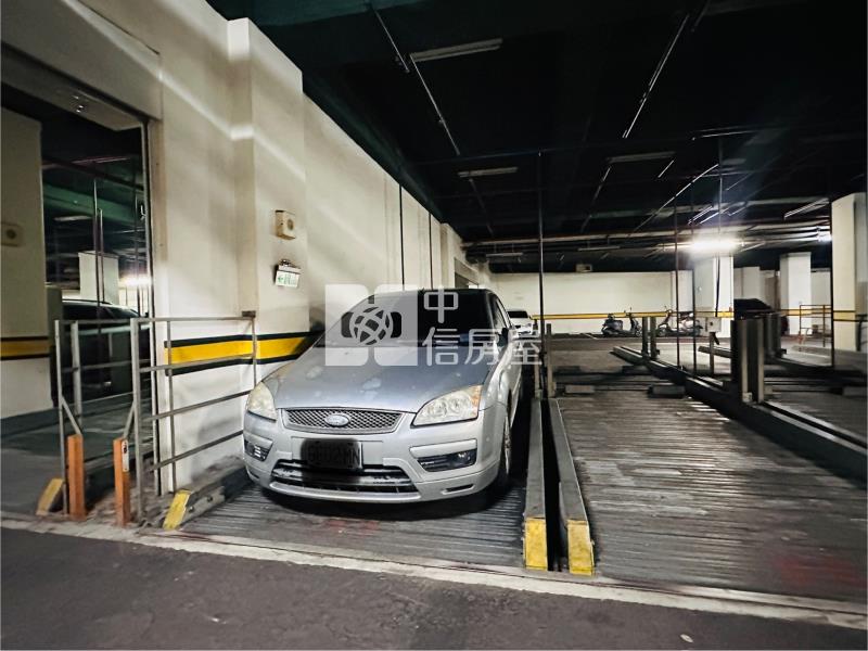 傳世國寶雙拼四房另車房屋室內格局與周邊環境