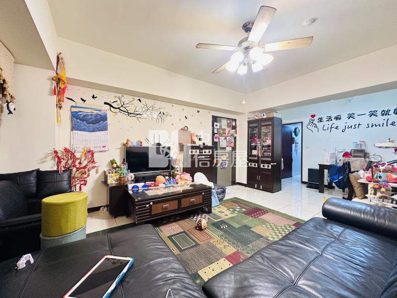 傳世國寶雙拼四房另車房屋室內格局與周邊環境