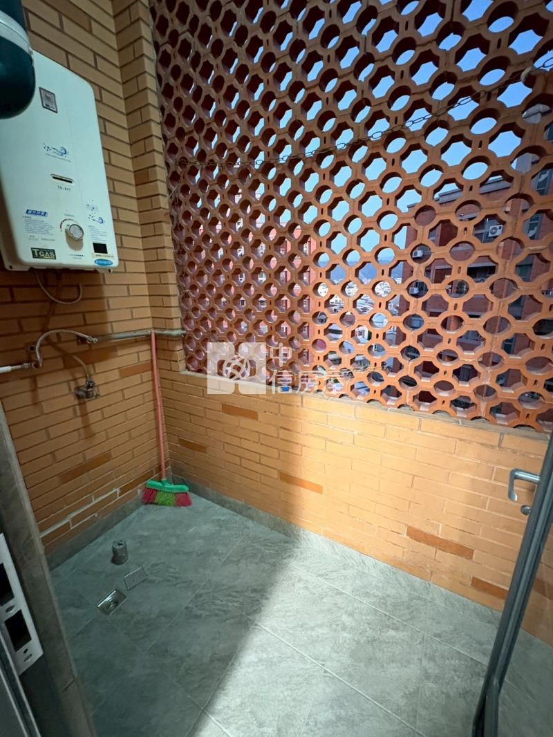 立新學區超美採光大兩房房屋室內格局與周邊環境