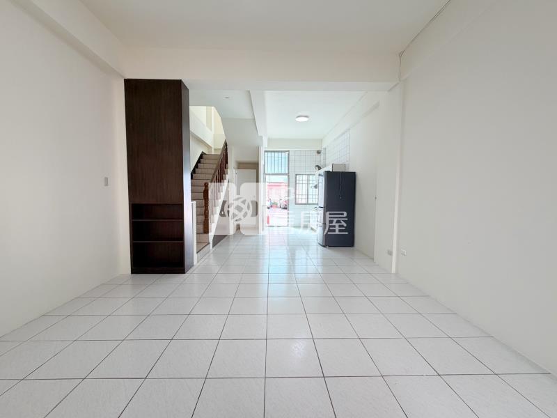 北勢國小前後臨路雙車別墅房屋室內格局與周邊環境