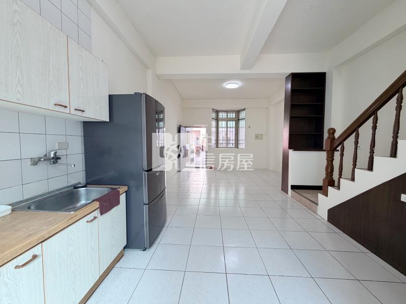 北勢國小前後臨路雙車別墅房屋室內格局與周邊環境