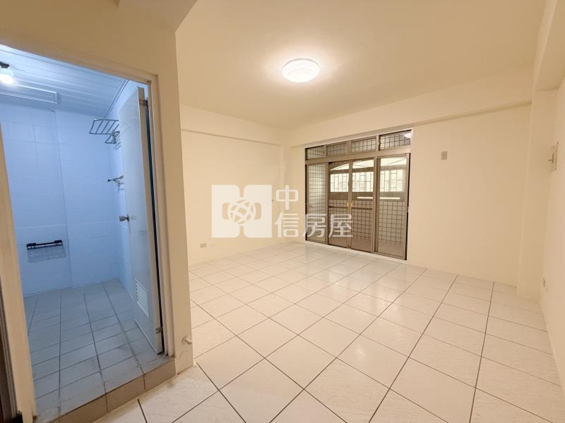 北勢國小前後臨路雙車別墅房屋室內格局與周邊環境