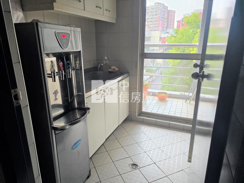 一中商圈優質商辦+車位房屋室內格局與周邊環境