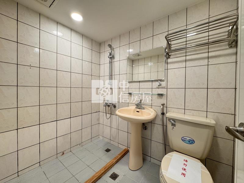 華勛幸福市場邊間三房房屋室內格局與周邊環境