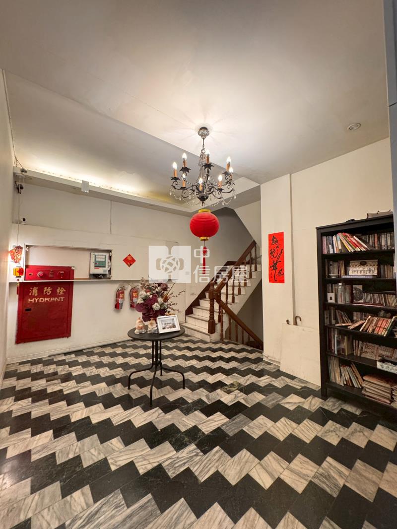 華勛幸福市場邊間三房房屋室內格局與周邊環境