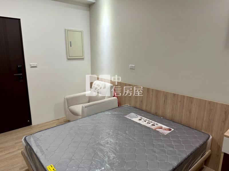 獨家!興大臻鑽全新精裝收租兩套包租代管附家具家電房屋室內格局與周邊環境