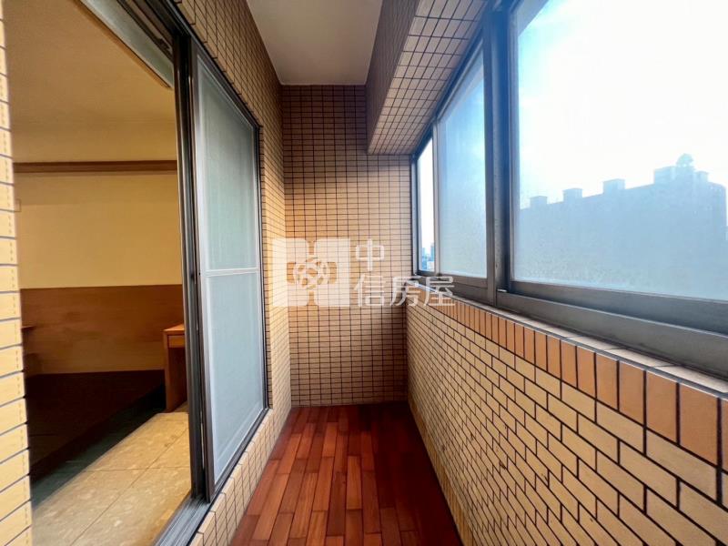 航空VISA二房+車位房屋室內格局與周邊環境