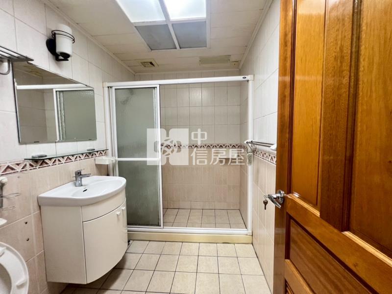 航空VISA二房+車位房屋室內格局與周邊環境