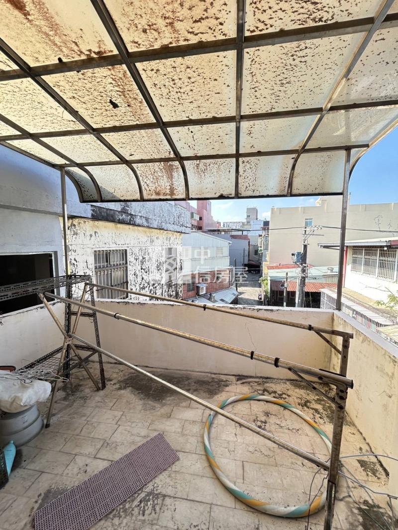 龍岡獨棟透天投資別墅房屋室內格局與周邊環境