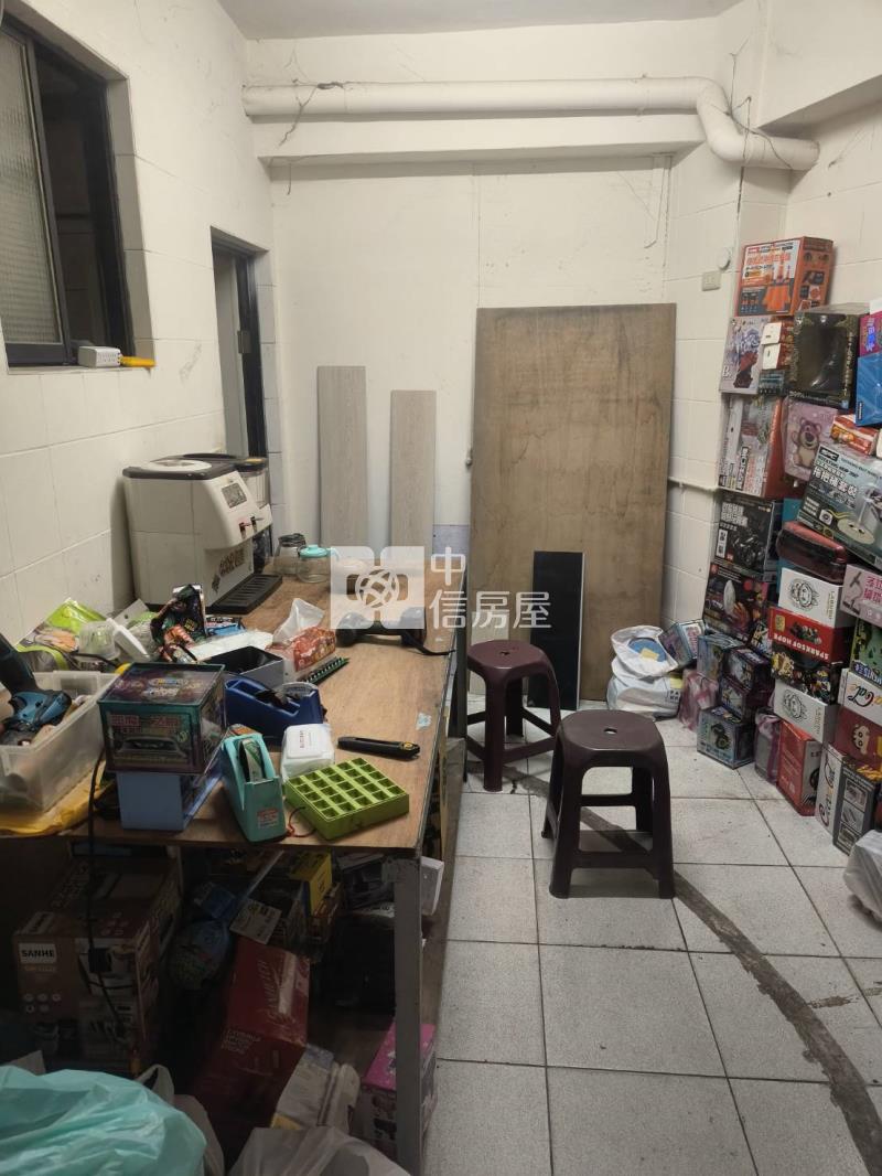 ●三坑火車站旁一樓停車倉庫房屋室內格局與周邊環境