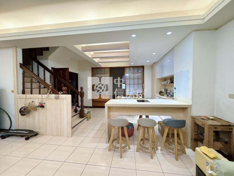 中壢近A19站大4房車上疊別墅房屋室內格局與周邊環境