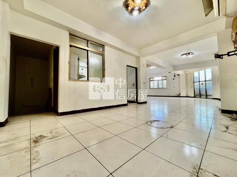 北區精武車站旁大面寬角間店面房屋室內格局與周邊環境