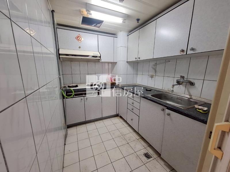 平鎮火車站旁優質二房電梯大樓房屋室內格局與周邊環境