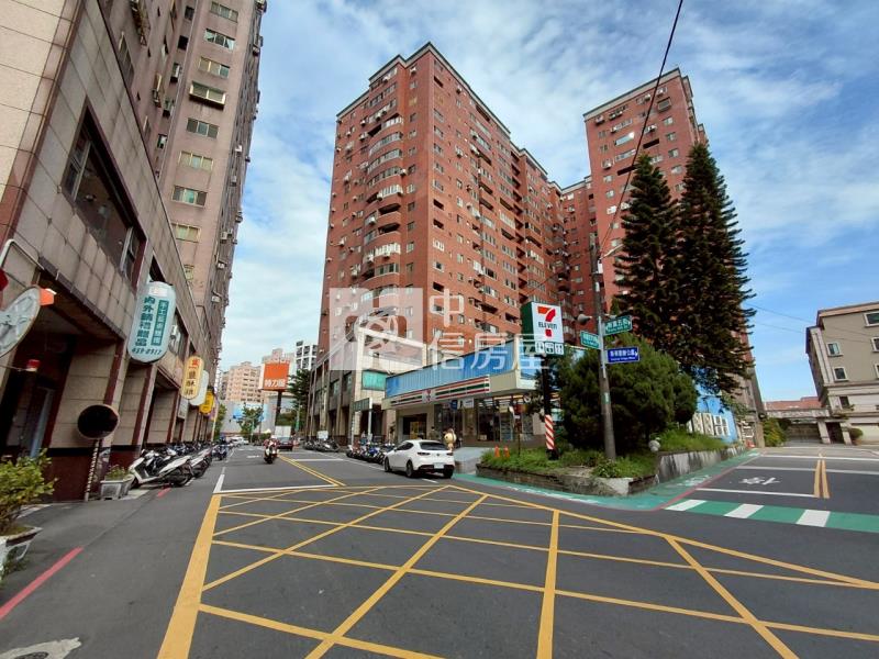 平鎮火車站旁優質二房電梯大樓房屋室內格局與周邊環境