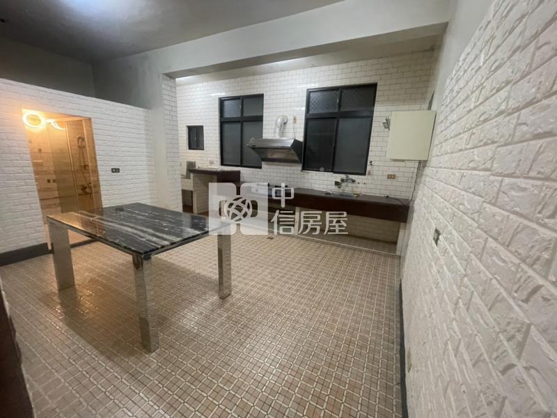 近大江稀有大地坪大面寬透天房屋室內格局與周邊環境