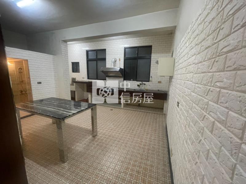 近大江稀有大地坪大面寬透天房屋室內格局與周邊環境