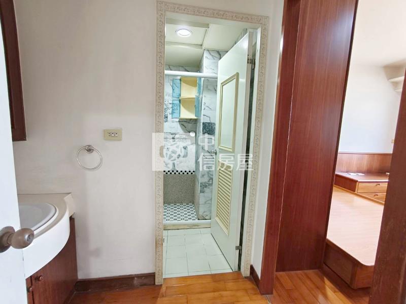 鄉城陽光鎮四房平車房屋室內格局與周邊環境