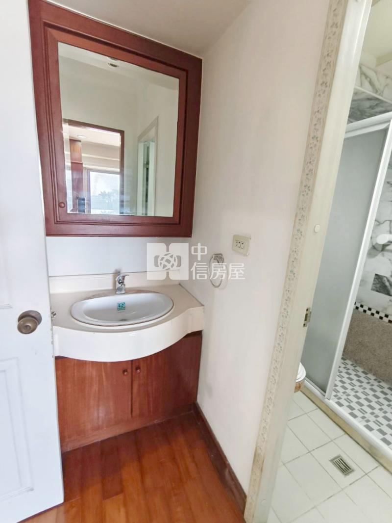 鄉城陽光鎮四房平車房屋室內格局與周邊環境