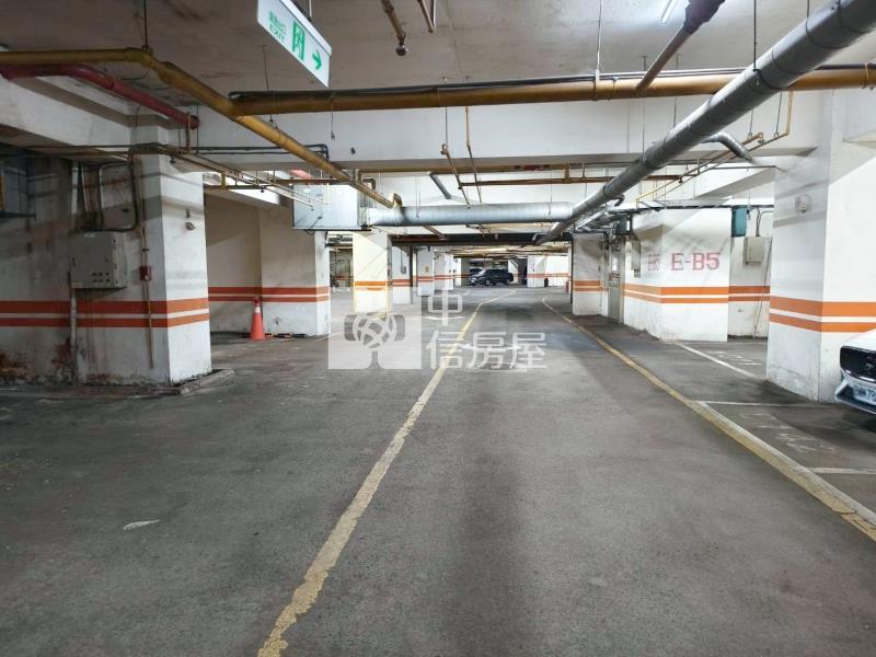 鄉城陽光鎮四房平車房屋室內格局與周邊環境