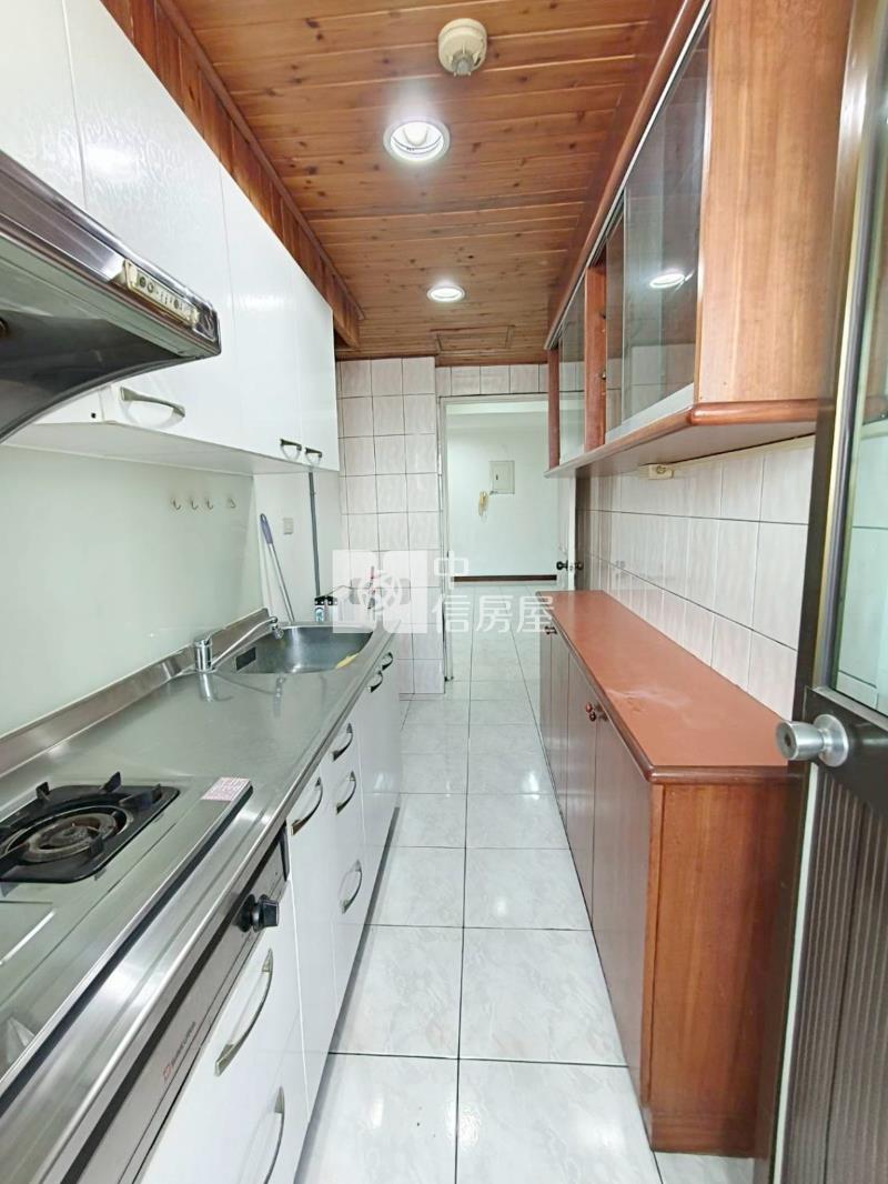 鄉城陽光鎮四房平車房屋室內格局與周邊環境