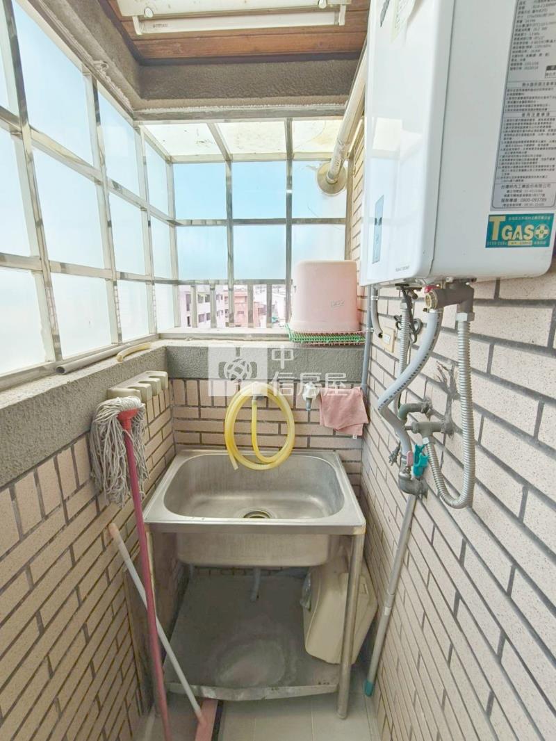 鄉城陽光鎮四房平車房屋室內格局與周邊環境