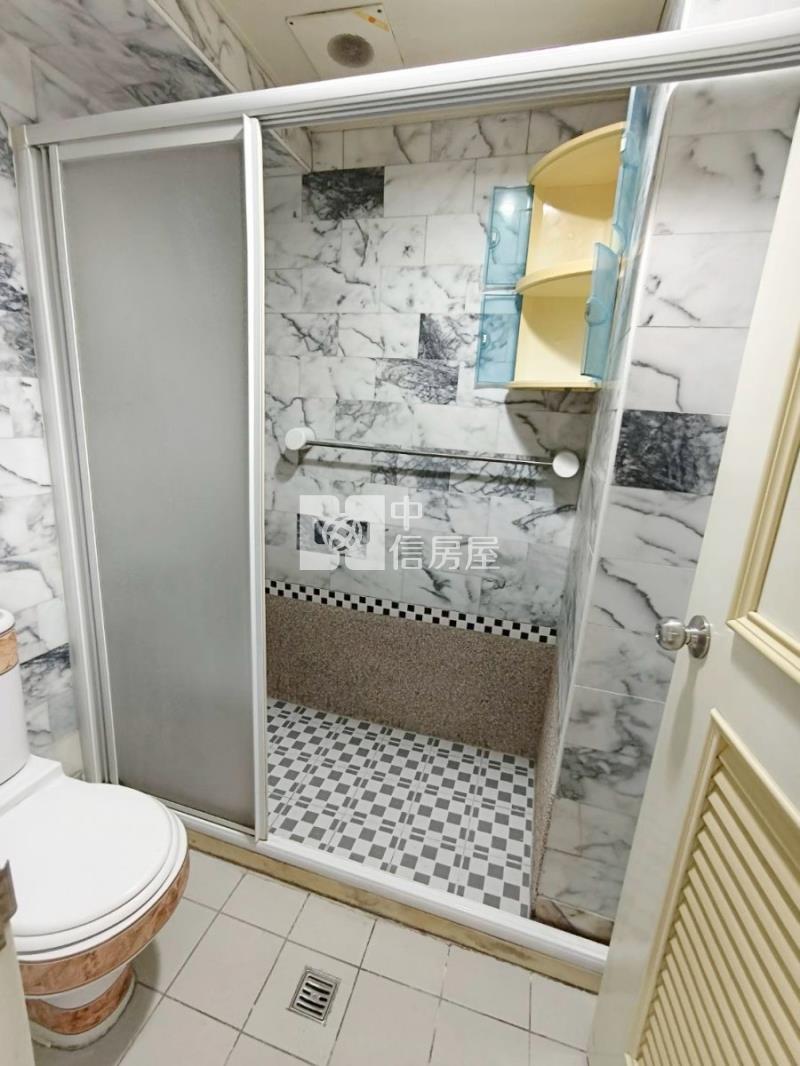 鄉城陽光鎮四房平車房屋室內格局與周邊環境