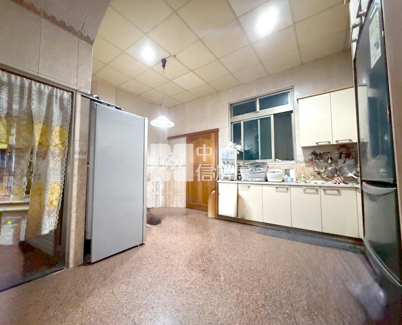 南屯黎明整棟透天房屋室內格局與周邊環境