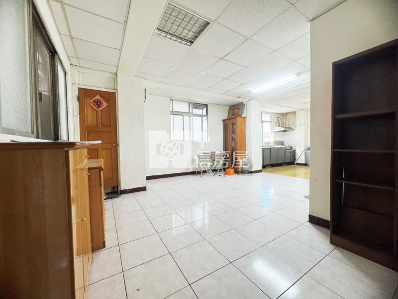 文中捷運站低總價三房公寓房屋室內格局與周邊環境