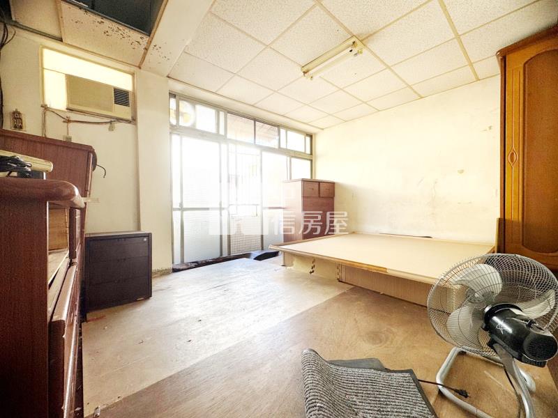 文中捷運站低總價三房公寓房屋室內格局與周邊環境