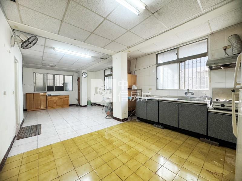 文中捷運站低總價三房公寓房屋室內格局與周邊環境