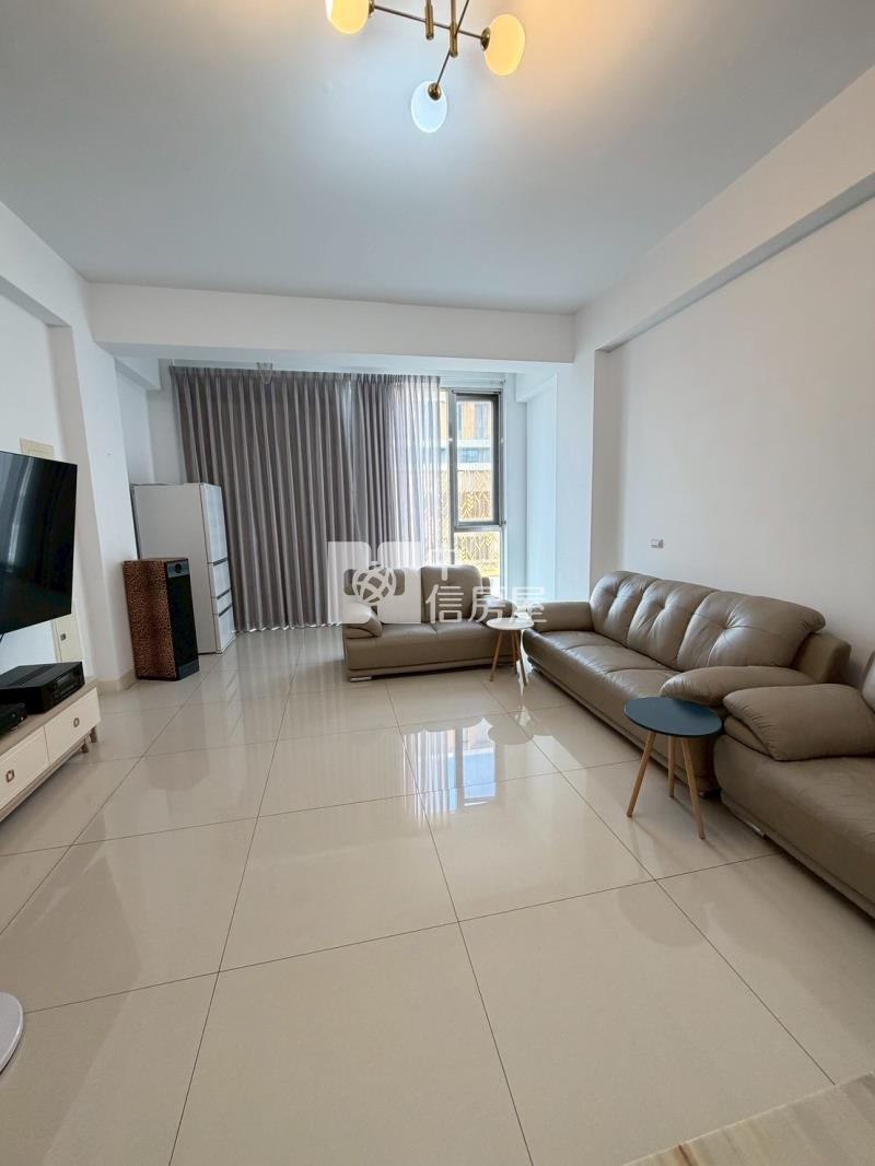 雲林路家樂福商圈黃金店面房屋室內格局與周邊環境