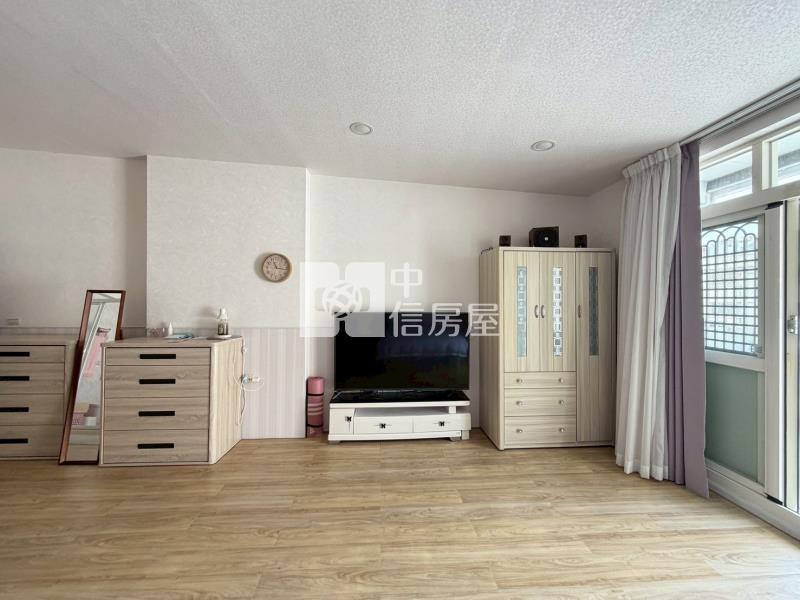 雲林路家樂福商圈黃金店面房屋室內格局與周邊環境