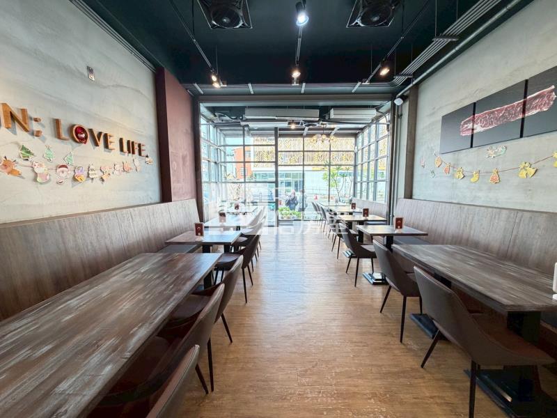 雲林路家樂福商圈黃金店面房屋室內格局與周邊環境