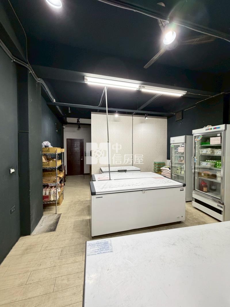 雲林路家樂福商圈黃金店面房屋室內格局與周邊環境