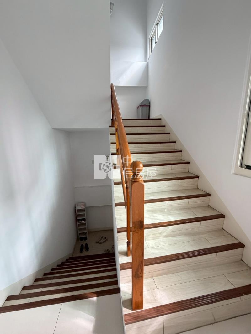 雲林路家樂福商圈黃金店面房屋室內格局與周邊環境