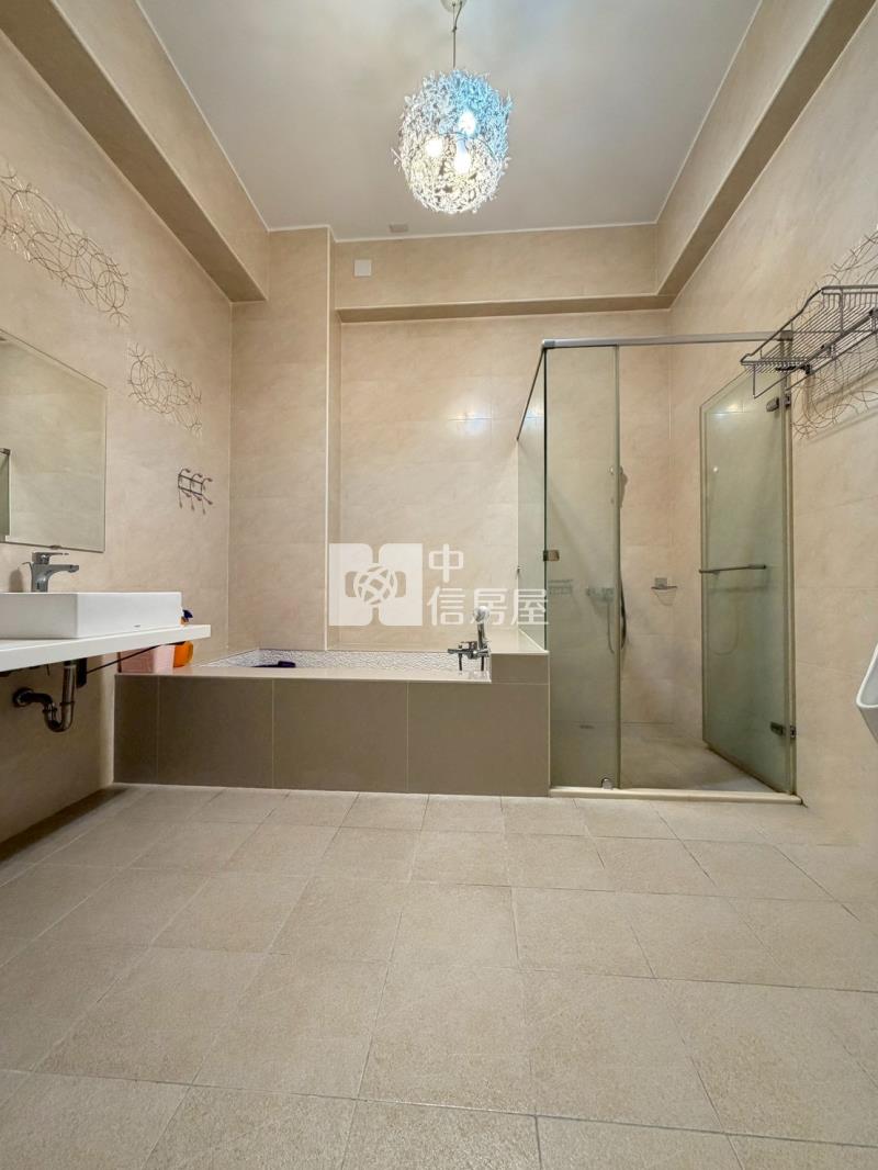 雲林路家樂福商圈黃金店面房屋室內格局與周邊環境