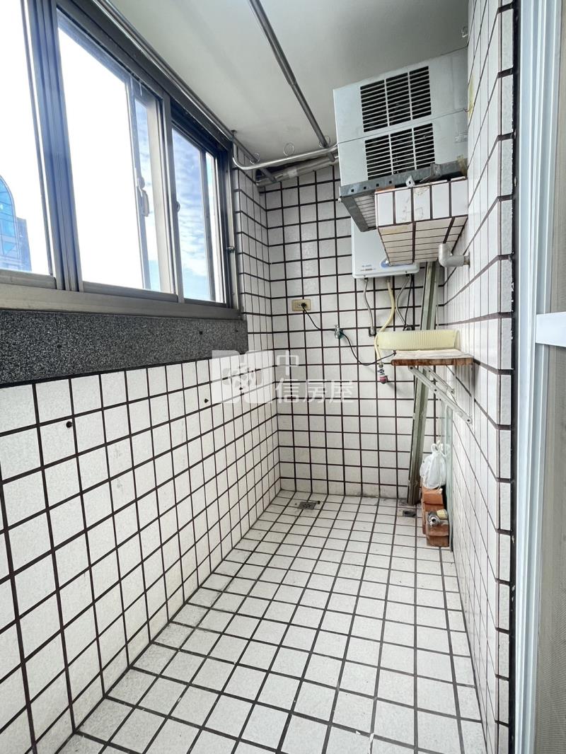 文心崇德3房雙平車捷運宅房屋室內格局與周邊環境