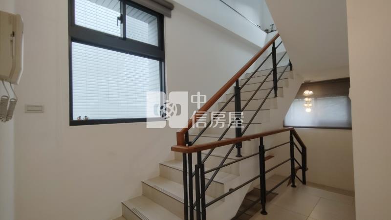 閑谷。世外桃源。前庭後院邊間別墅可停雙車房屋室內格局與周邊環境