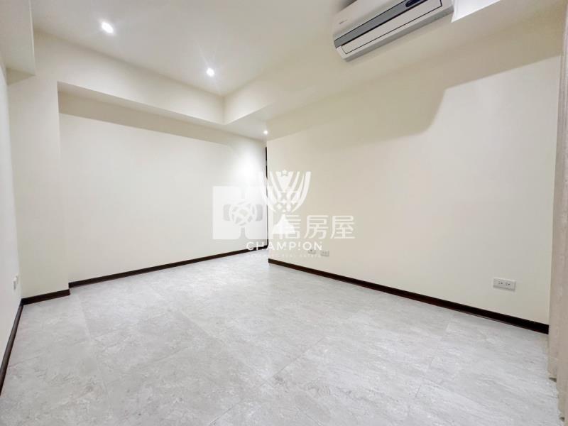 【冠軍】星野區玄關戶兩房車房屋室內格局與周邊環境