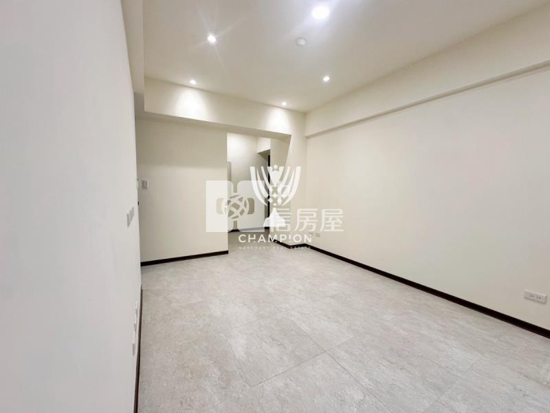 【冠軍】星野區玄關戶兩房車房屋室內格局與周邊環境