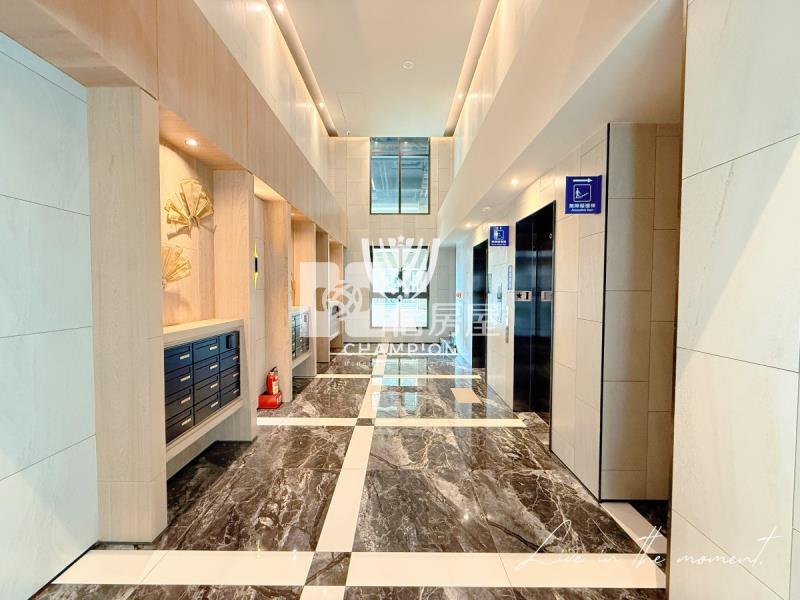 【冠軍】海豔頂樓裝潢兩房車房屋室內格局與周邊環境