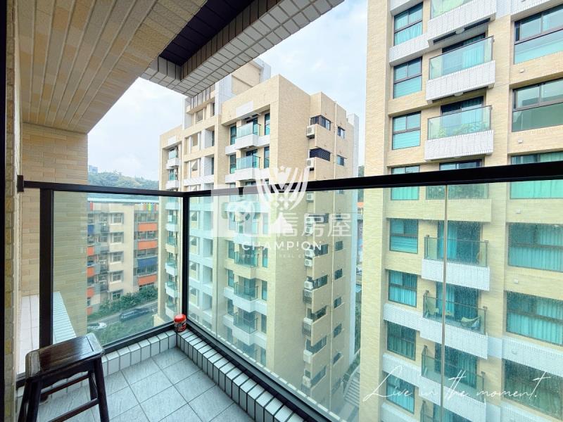 【冠軍】海豔頂樓裝潢兩房車房屋室內格局與周邊環境